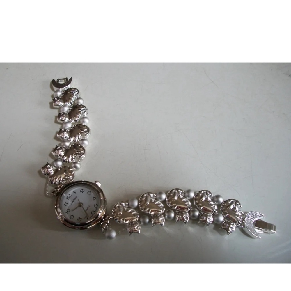 Women’s Silver Finish Cute Cat Fun Fashion Watch